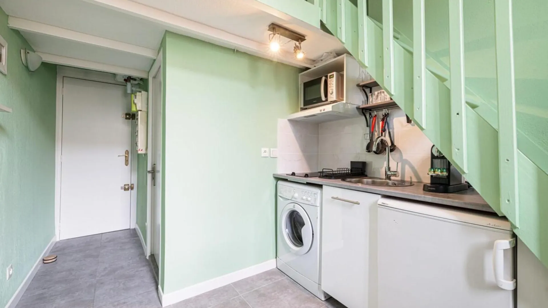 Siagre 35 - Near Main Avenue With Ac Apartment Nice 0*,  France